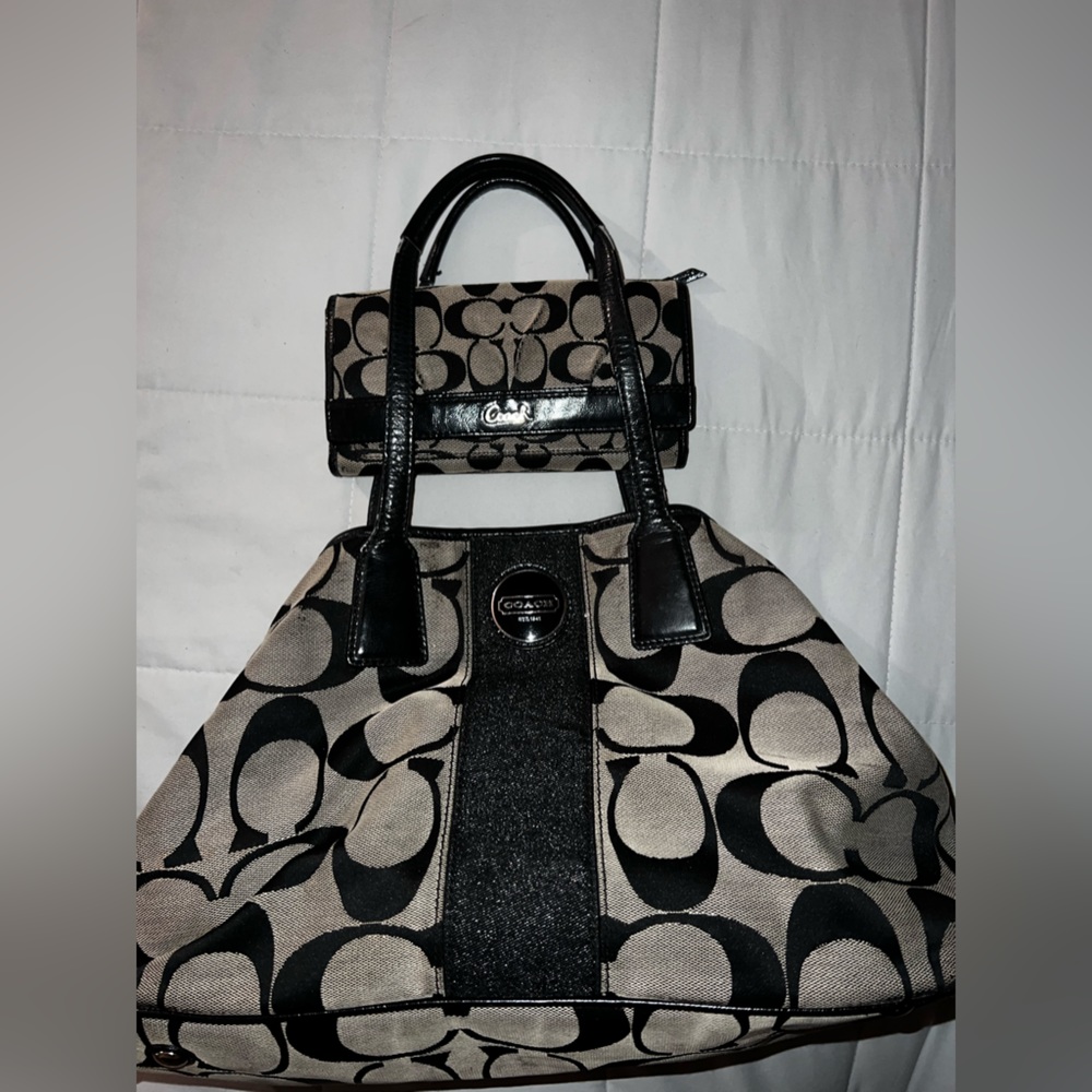 Coach vintage bag with wallet